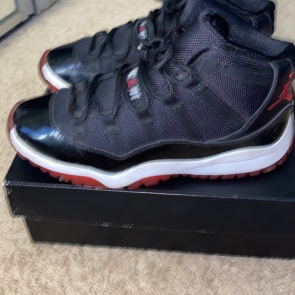 Air Jordan Bred 11 Retro (PS) - Picture 9 of 10